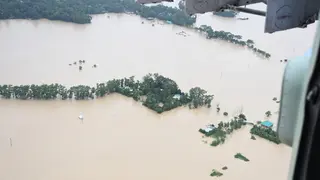 বন্যা পরিস্থিতি মোকাবিলায় ফেনীতে নৌবাহিনীর উদ্ধার অভিযান